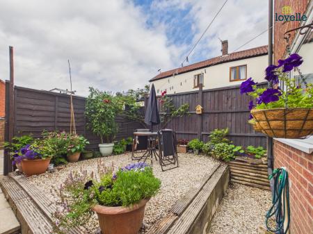 2 bedroom Terraced House for sale in High Street, Caistor, LN7