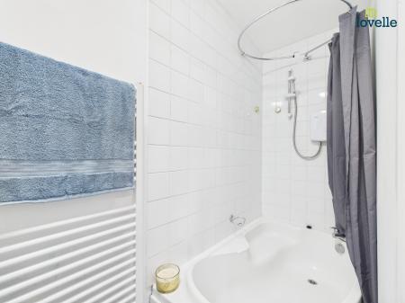 2 bedroom Terraced House for sale in High Street, Caistor, LN7