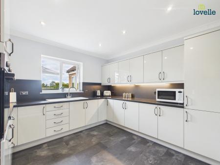 3 bedroom Detached bungalow for sale in The Paddock, Owmby-by-Spital, LN8