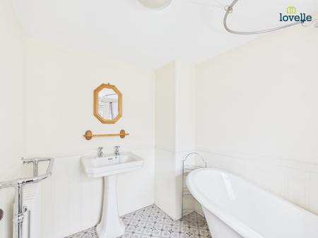 2 bedroom Terraced House for sale in Church Street, Caistor, LN7