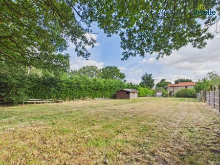 3 bedroom Semi-detached house to let in Blacksmiths Cottage, New Apley, LN8