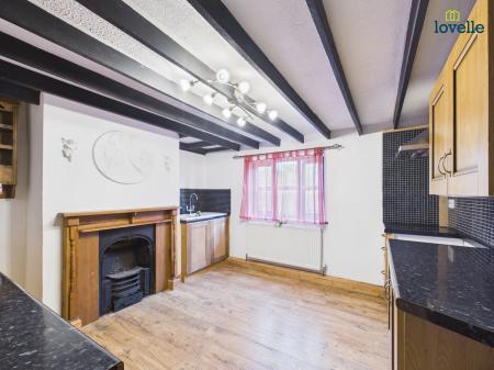 3 bedroom Semi-detached house to let in Blacksmiths Cottage, New Apley, LN8