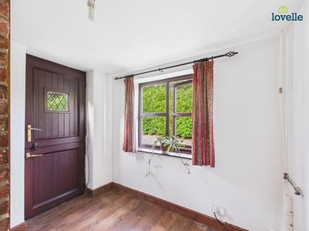 3 bedroom Semi-detached house to let in Blacksmiths Cottage, New Apley, LN8
