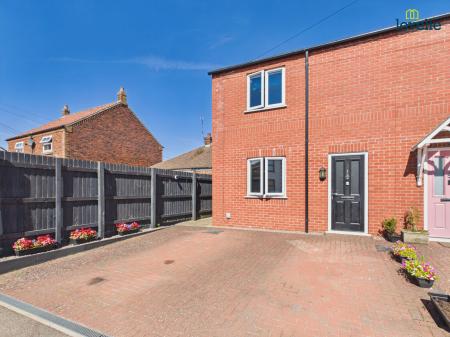 2 bedroom End of terrace house for sale in Old Brewery Court, Market Rasen, LN8