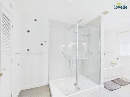 3 bedroom Detached bungalow for sale in Lammas Leas Road, Market Rasen, LN8