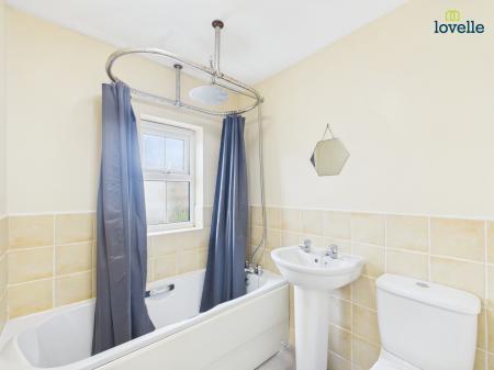 3 bedroom Semi-detached house to let in The Furlongs, Market Rasen, LN8