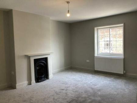 3 bedroom Terraced House to let in Lindsey Court, Horncastle, LN9