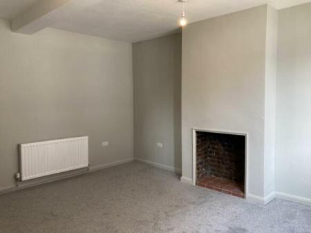 3 bedroom Terraced House to let in Lindsey Court, Horncastle, LN9