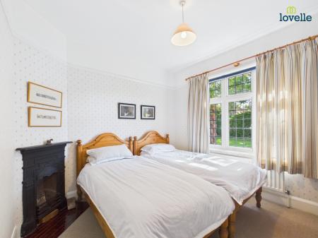 5 bedroom Detached bungalow for sale in Rasen Road, Tealby, LN8