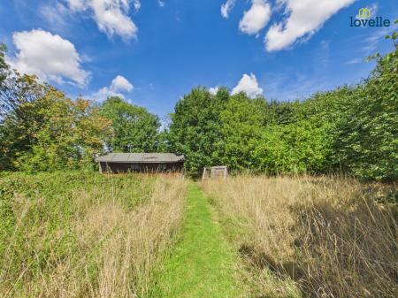 5 bedroom Detached bungalow for sale in Rasen Road, Tealby, LN8