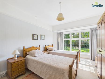 5 bedroom Detached bungalow for sale in Rasen Road, Tealby, LN8