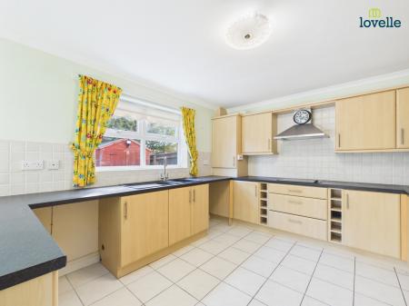 3 bedroom End of terrace house for sale in Elizabeth Gardens, Market Rasen, LN8