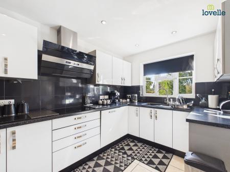 4 bedroom Detached house for sale in Birchwoods Close, Market Rasen, LN8