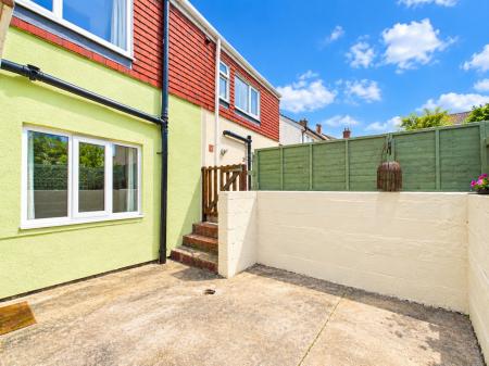 2 bedroom Semi-detached house for sale in High Street, Binbrook, LN8