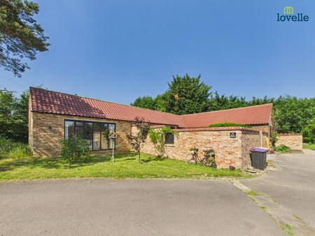 Louth Road, East Barkwith, LN8