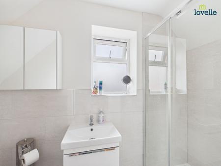 4 bedroom Detached house for sale in Heath Court, Middle Rasen, LN8