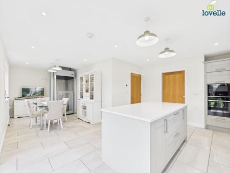 4 bedroom Detached house for sale in Heath Court, Middle Rasen, LN8