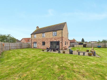 4 bedroom Detached house for sale in Heath Court, Middle Rasen, LN8