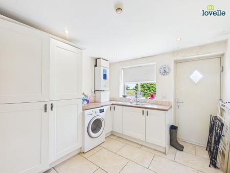 4 bedroom Detached house for sale in Buslingthorpe, Lincoln, LN3