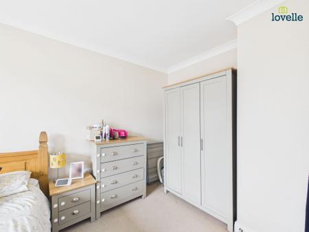 3 bedroom Semi-detached house for sale in Thirsk Close, Market Rasen, LN8