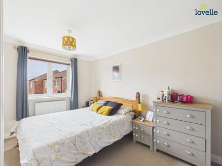 3 bedroom Semi-detached house for sale in Thirsk Close, Market Rasen, LN8