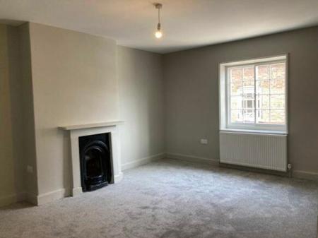 3 bedroom Terraced House to let in Lindsey Court, Horncastle, LN9