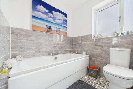 6 bedroom Detached house to let in Coxes Meadow, Ulceby, DN39