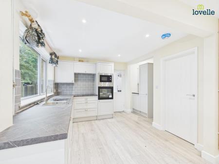 3 bedroom Link detached house to let in Mill Lane, Caistor, LN7