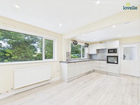 3 bedroom Link detached house to let in Mill Lane, Caistor, LN7
