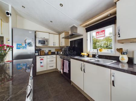 2 bedroom Park home for sale in Cathedral View, Field Farm, Newark Road, Aubourn, LN5