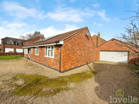 3 bedroom Detached bungalow for sale in Church Street, Carlton-le-Moorland, LN5