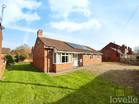 3 bedroom Detached bungalow for sale in Church Street, Carlton-le-Moorland, LN5