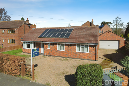 3 bedroom Detached bungalow for sale in Church Street, Carlton-le-Moorland, LN5