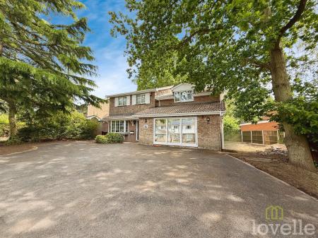 5 bedroom Detached house for sale in Farrington Crescent, Lincoln, LN6