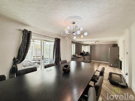 5 bedroom Detached house for sale in Farrington Crescent, Lincoln, LN6