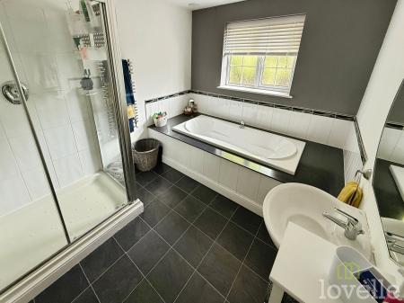 5 bedroom Detached house for sale in Farrington Crescent, Lincoln, LN6