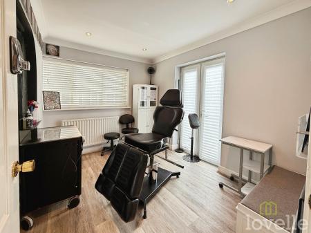 5 bedroom Detached house for sale in Farrington Crescent, Lincoln, LN6