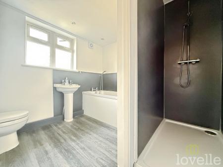 2 bedroom Semi-detached house for sale in Gibson Green, Witham St Hughs, LN6