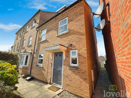 3 bedroom Town house for sale in Hedge Lane, Witham St Hughs, LN6