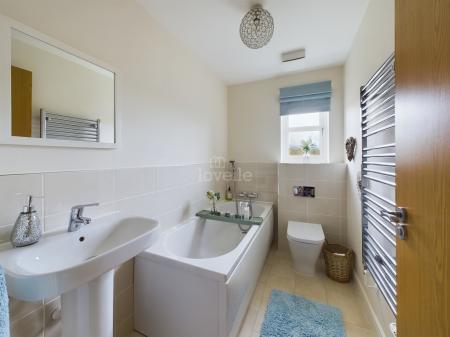 4 bedroom Detached house for sale in Ivy Bank, Witham St Hughs, LN6