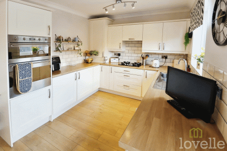 4 bedroom Bungalow for sale in Skerries Close, North Hykeham, LN6