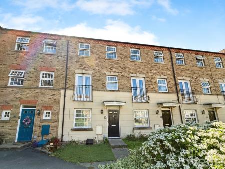 3 bedroom Town house for sale in Squirrel Chase, Witham St Hughs, LN6