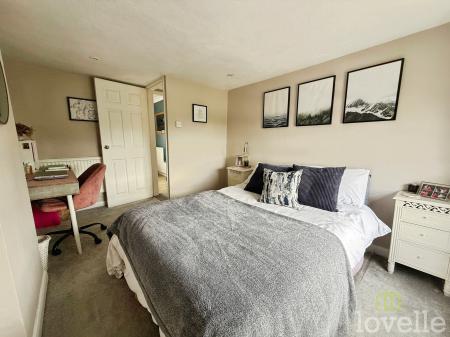 4 bedroom Semi-detached house for sale in Lincoln Lane, Thorpe on the Hill, LN6
