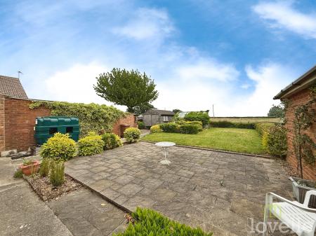 2 bedroom Detached bungalow for sale in Lincoln Road, Eagle, LN6