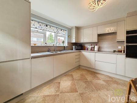 3 bedroom Semi-detached house for sale in Boswell Drive, Lincoln, LN6