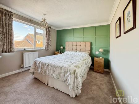 3 bedroom Semi-detached house for sale in Boswell Drive, Lincoln, LN6