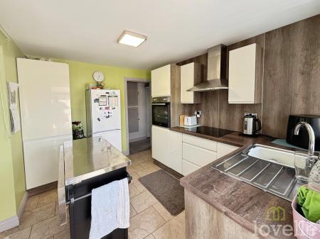 2 bedroom Detached bungalow for sale in Hilltop Close, Eagle, LN6