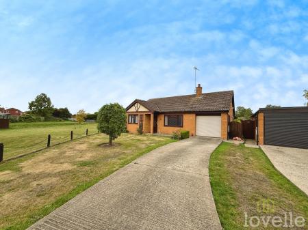 3 bedroom Detached bungalow for sale in Windsor Park Close, North Hykeham, LN6
