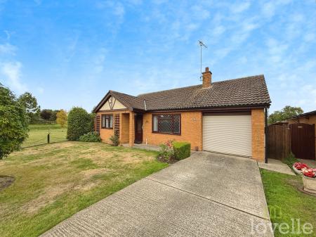 3 bedroom Detached bungalow for sale in Windsor Park Close, North Hykeham, LN6