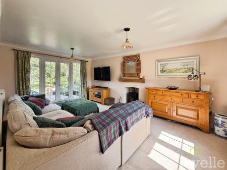 4 bedroom Detached house for sale in High Street, Martin, LN4